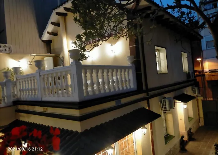 Hotel cerca del colegio: Casa Flores del Mediterráneo